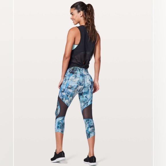 Lululemon On Pace Crop *21” in Sun Dazed Multi Blue Leggings - Picture 3 of 8